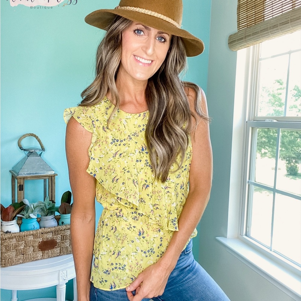 Sugarlips Sleeveless Floral Flowy Top